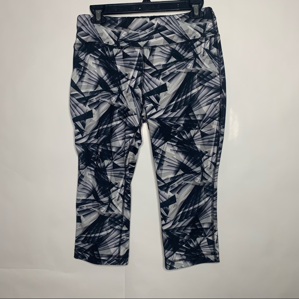 Danskin Workout capris Size Medium